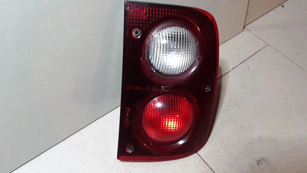 Lampa tylna w błotniku – Land Rover Freelander (1996-2006)