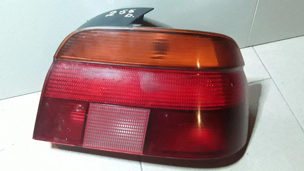 Rear/tail lights 2VP00724002