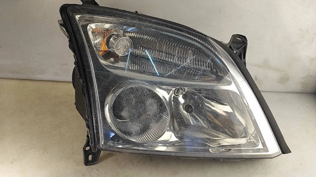 Reflektor – Opel Vectra C (2002-2005)