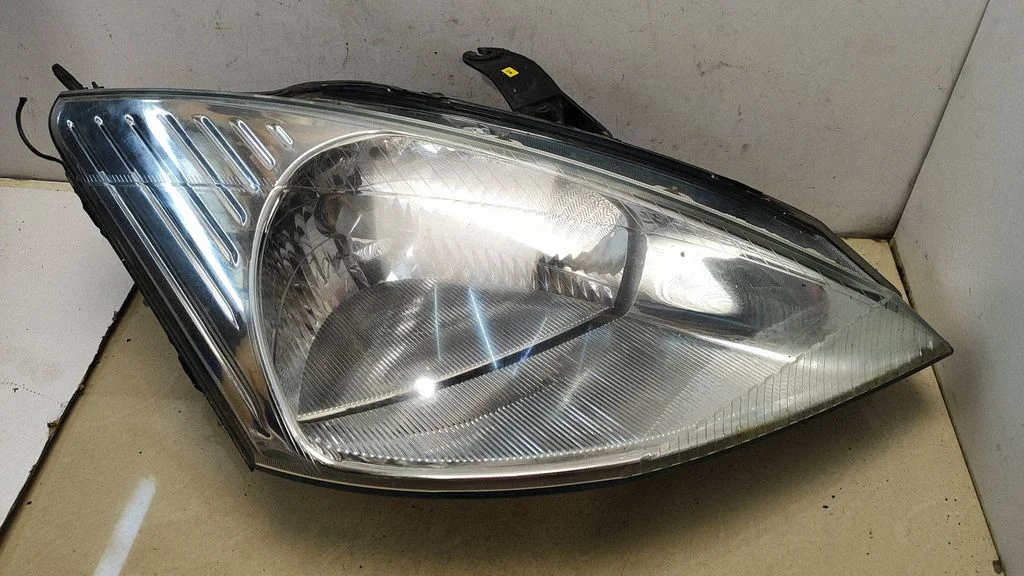Headlight/headlamp XS4H18005