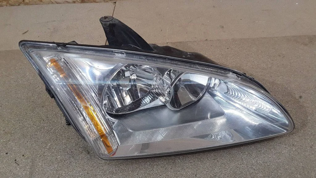 Headlight/headlamp – Ford Focus C-MAX (2003-2010)