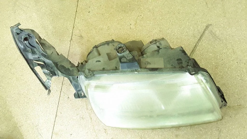 Headlight/headlamp – Saab 9-5 (1998-2005)