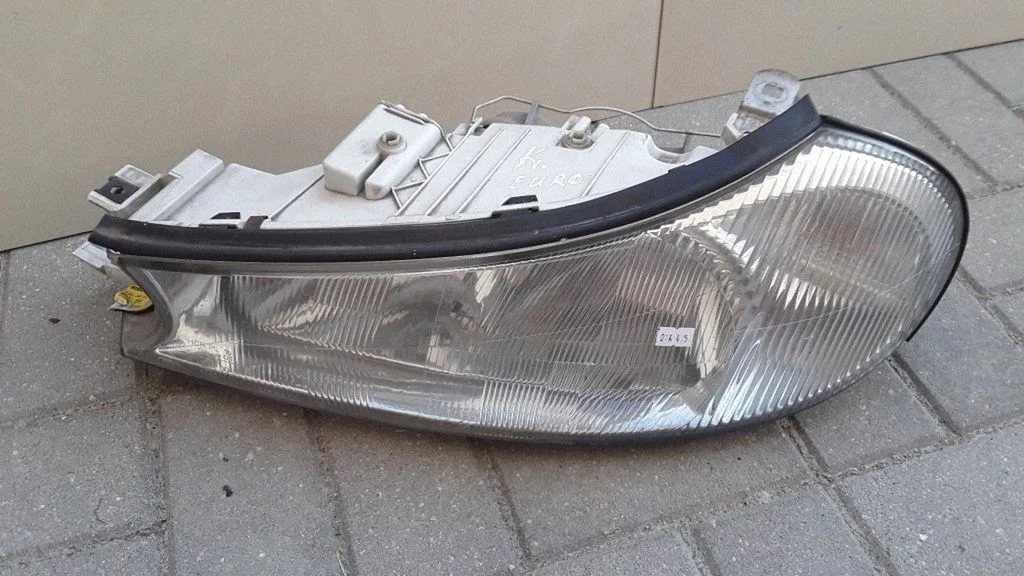 Headlight/headlamp 1305235322