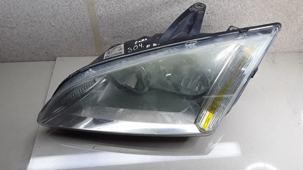 Headlight/headlamp – Ford Focus C-MAX (2003-2010)