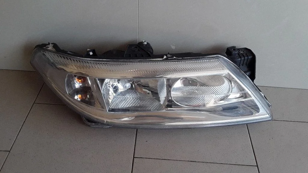 Headlight/headlamp – Renault Laguna II (2001-2007)