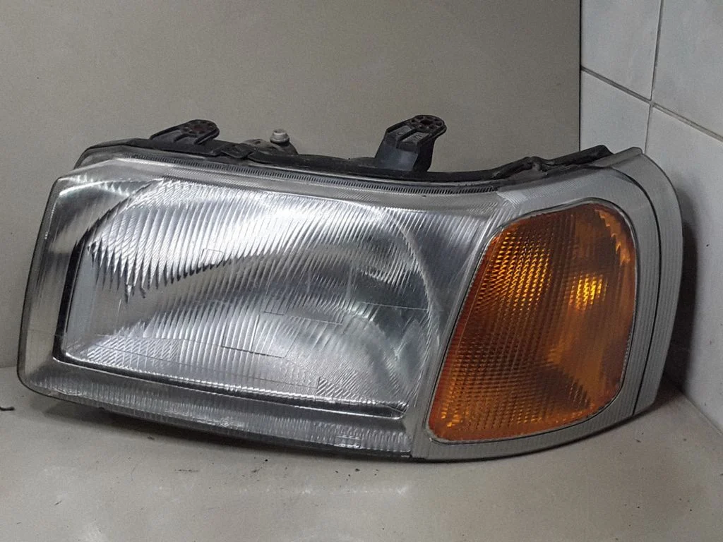 Headlight/headlamp 88203321