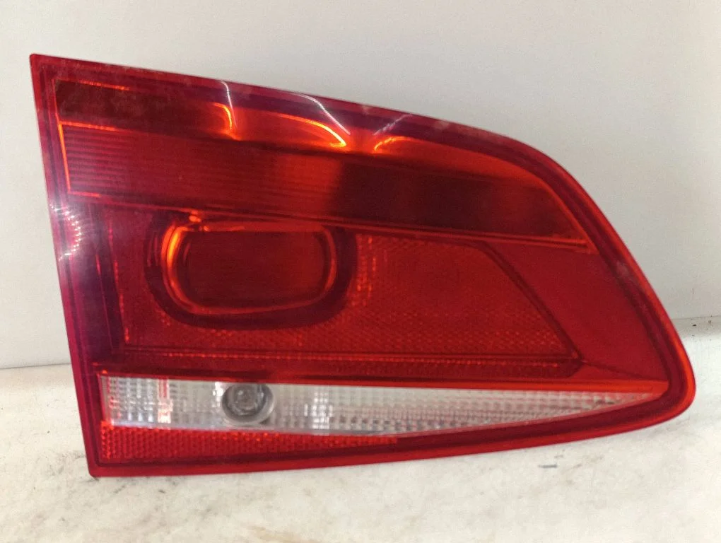 Tailgate rear/tail lights 3AF945093J