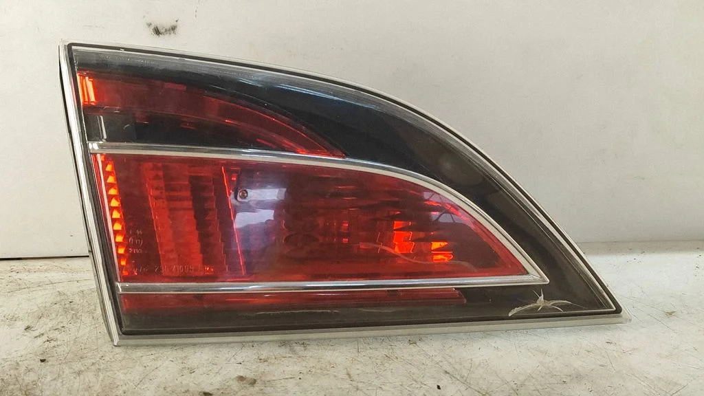 Tailgate rear/tail lights GS2A513F0
