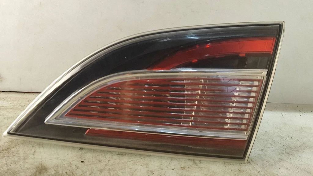 Tailgate rear/tail lights GS2A513F0