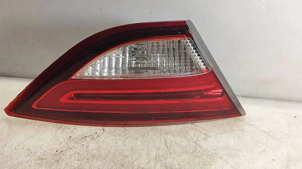 Tailgate rear/tail lights 49033G