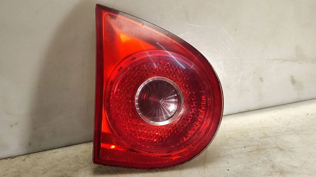 Tailgate rear/tail lights 1K6945093E