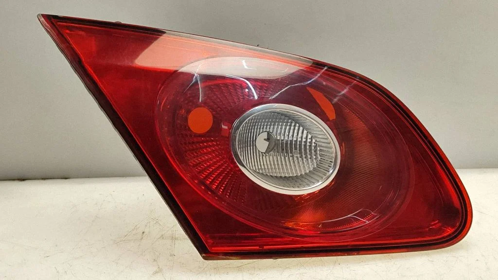 Tailgate rear/tail lights 3C8945093E