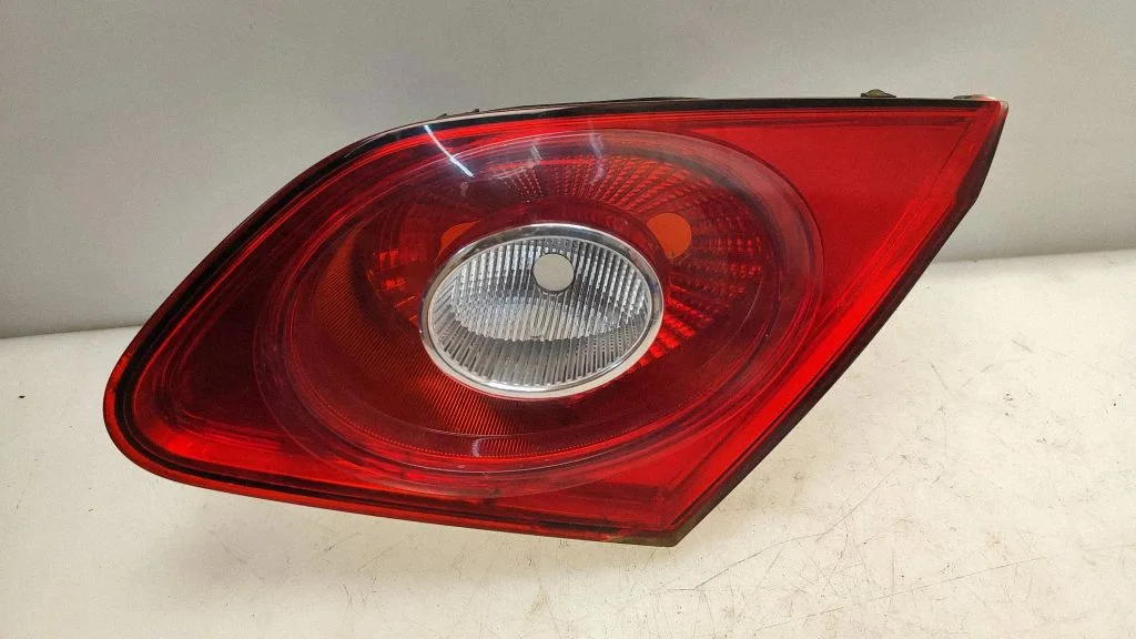 Tailgate rear/tail lights 3C8945094