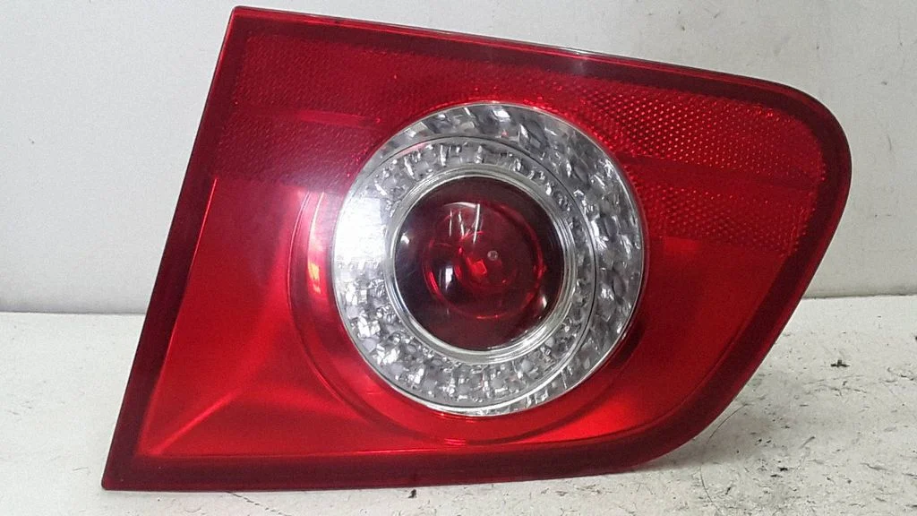 Lampa tylna w klapie 3C9945094