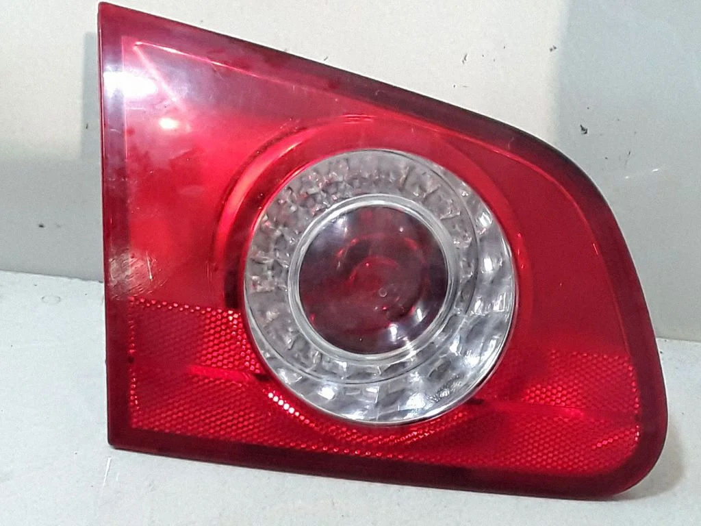 Tailgate rear/tail lights – Volkswagen Passat B5.5 (2001-2005)
