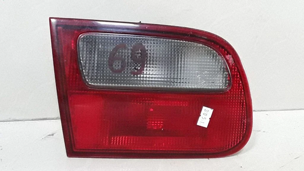 Tailgate rear/tail lights 0431124R