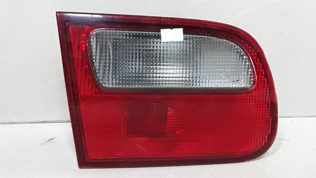 Tailgate rear/tail lights 0431124L