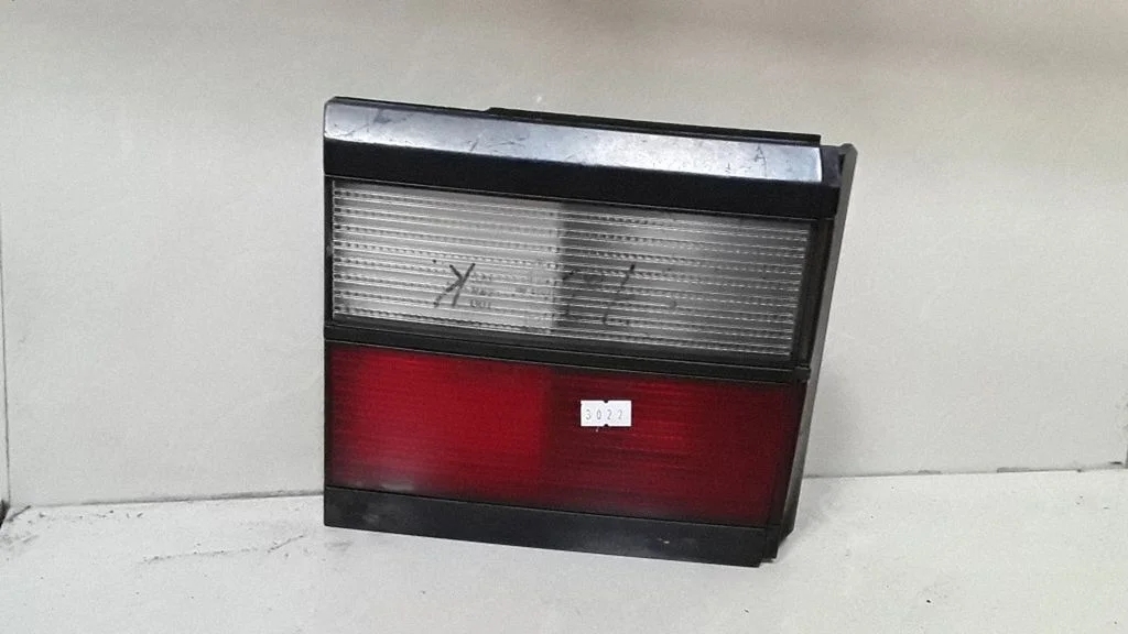 Tailgate rear/tail lights – Volkswagen Passat B3 (1988-1993)
