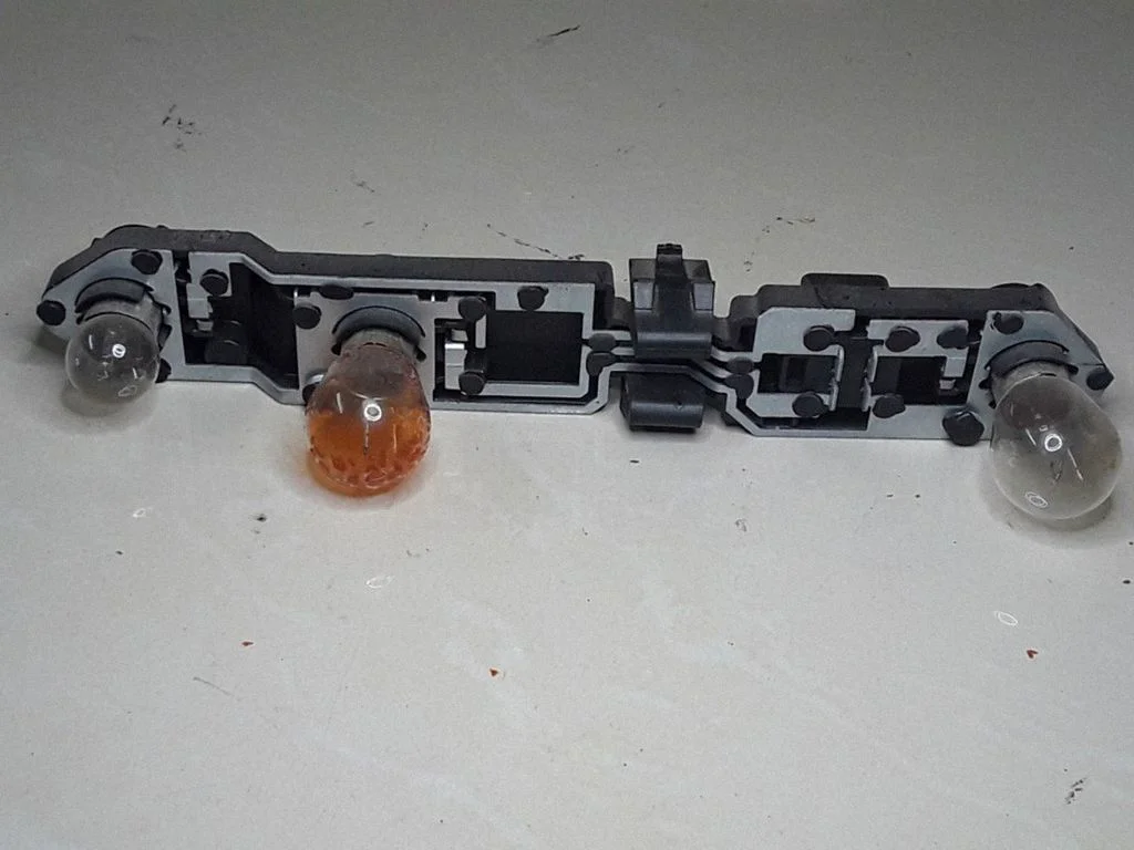 Tail light part – Volvo S60 (2001-2004)