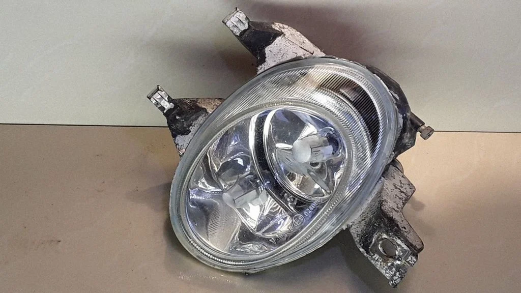 Priekšējais miglas lukturis 66976190
