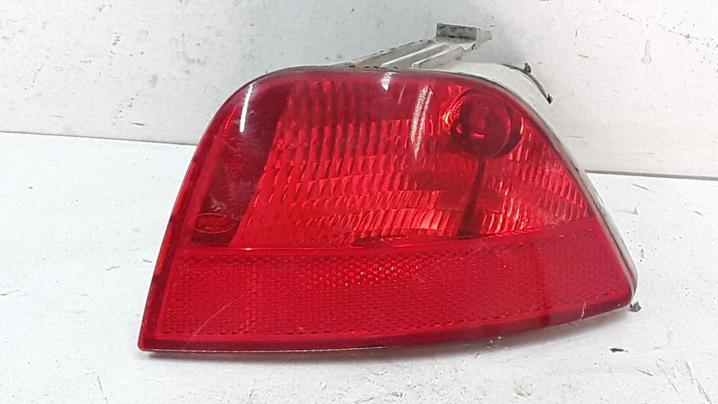 Rear fog light – Ford Focus C-MAX (2003-2010)