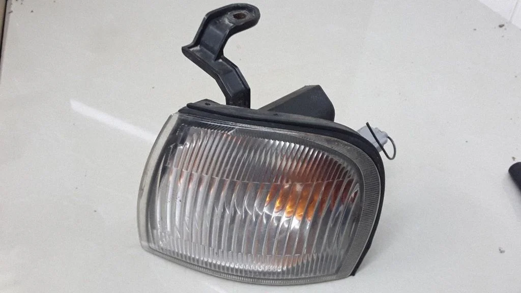 Eesmine suunatuli – Suzuki Esteem Baleno (1995-2001)