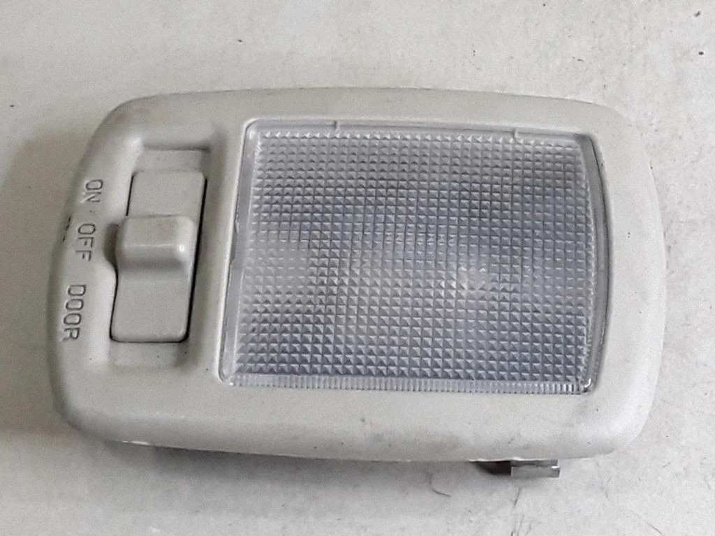 Tagaistmete valgustustuli – Hyundai Santa Fe (2006-2012)