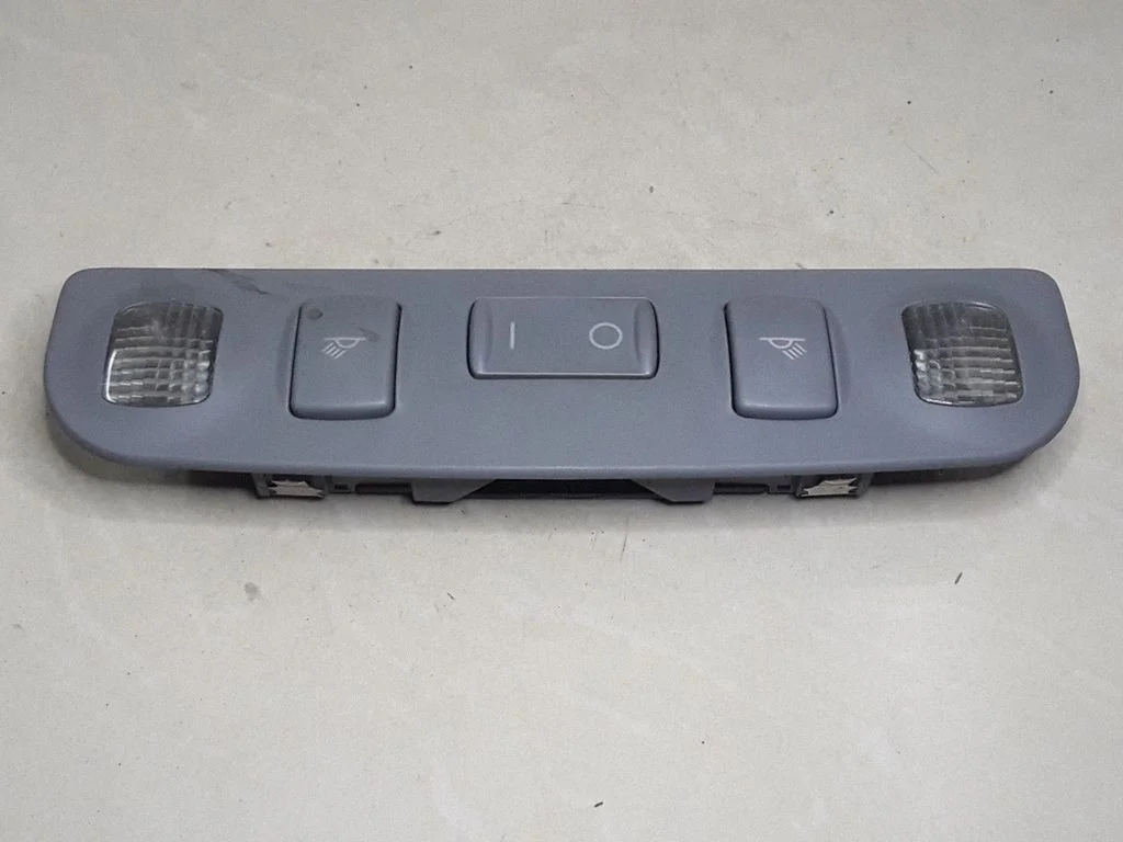 Tagaistmete valgustustuli – Audi A4 S4 B5 8D (1999-2000)