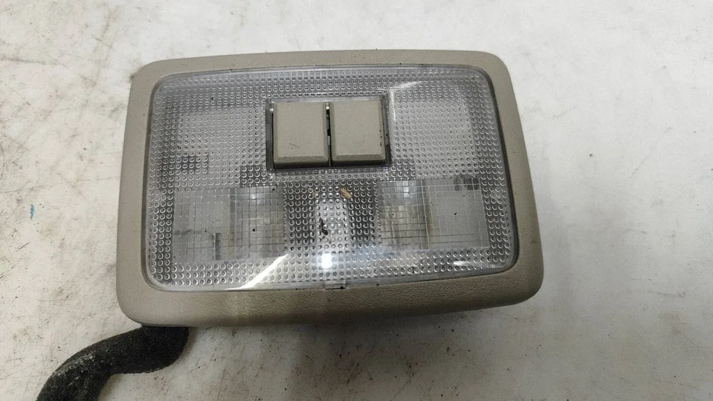 Tagaistmete valgustustuli – Opel Antara (2006-2016)