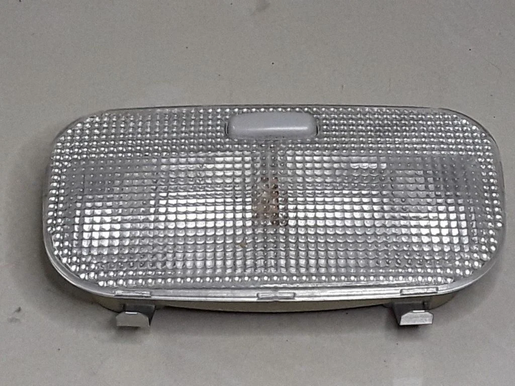 Tagaistmete valgustustuli – Citroen C4 I (2004-2010)