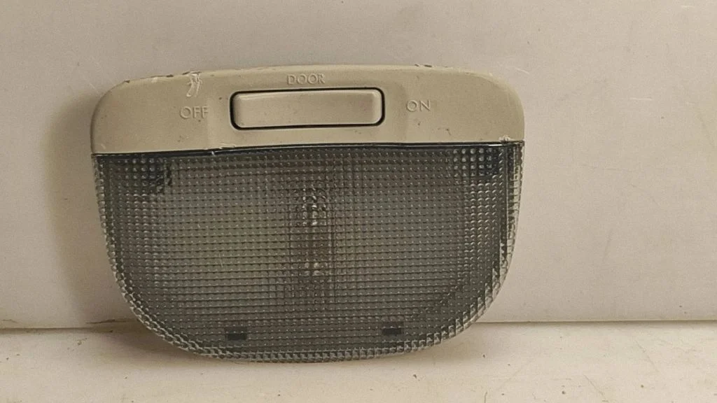 Tagaistmete valgustustuli – Subaru Outback (2007-2009)