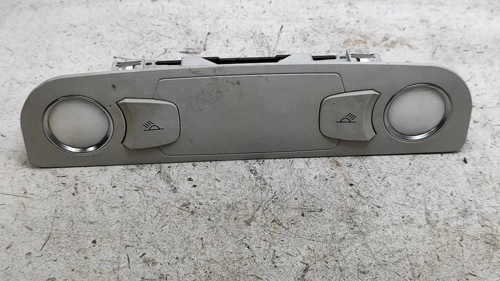 Tagaistmete valgustustuli – Audi A6 Allroad C6 (2006-2011)