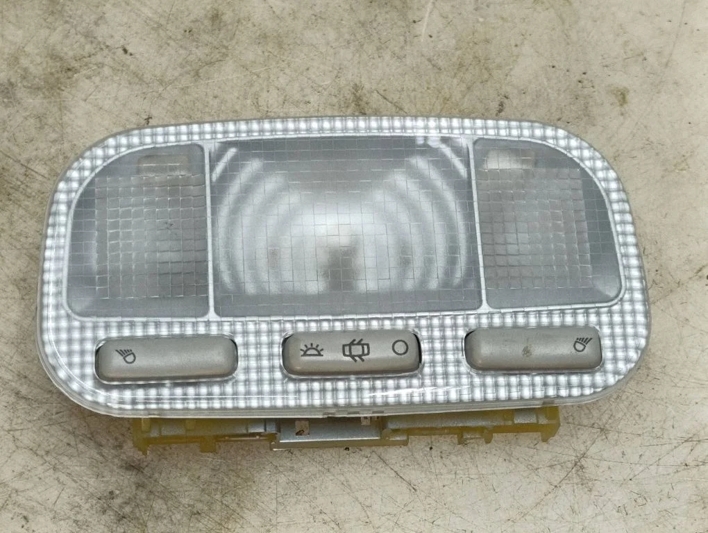 Esiistmete valgustustuli – Citroen C5 (2008-2016)