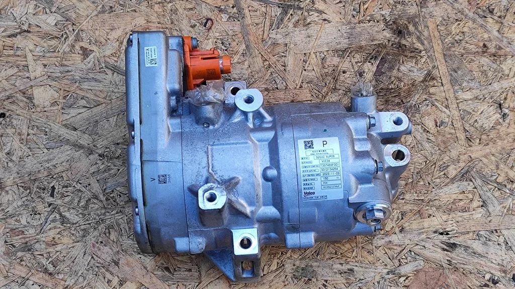Air conditioning (A/C) compressor (pump) – Nissan Qashqai J12 (2021-)