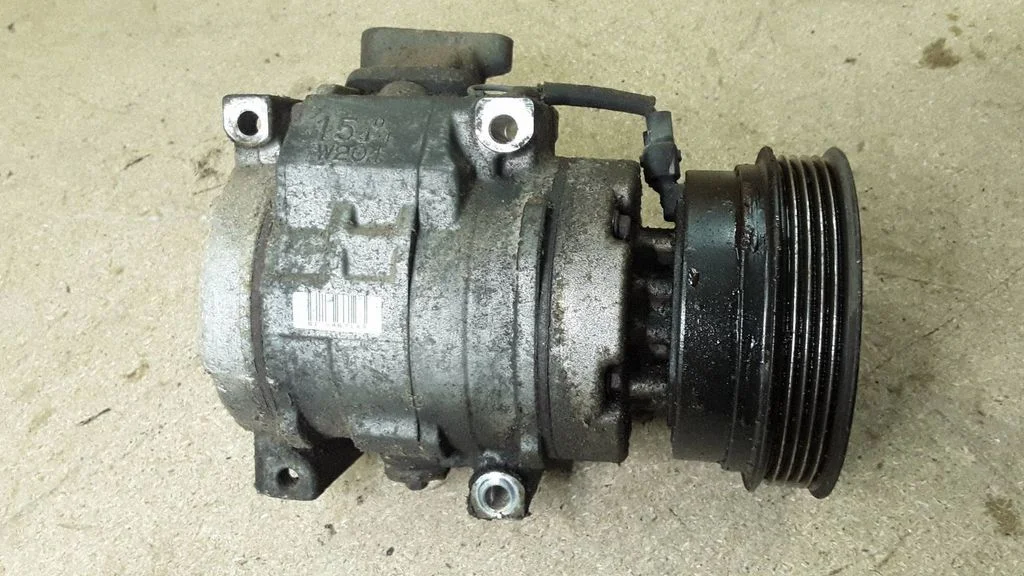 Air conditioning (A/C) compressor (pump) – Toyota Avensis T250 (2003-2006)