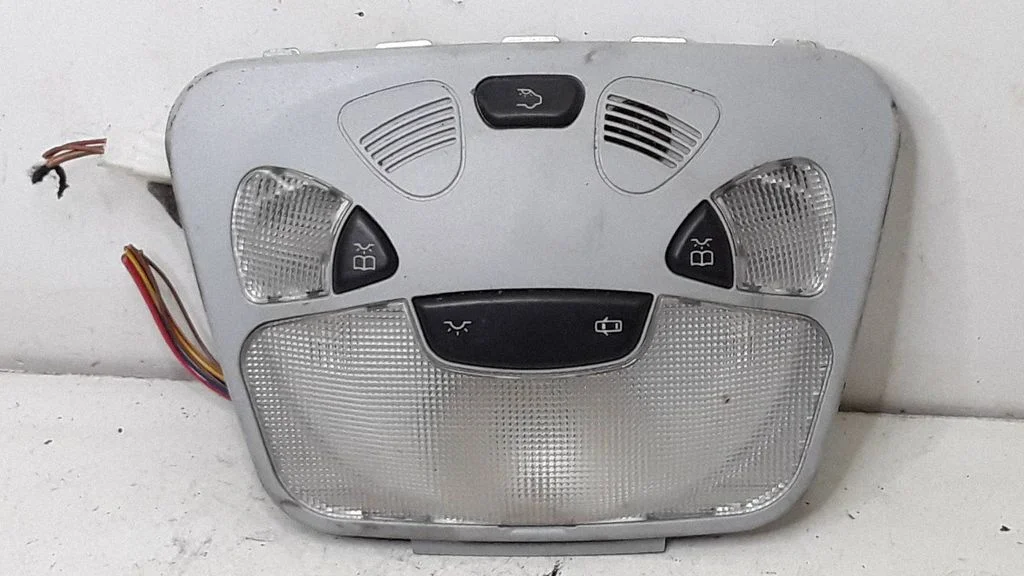 Front seat light A2038201001