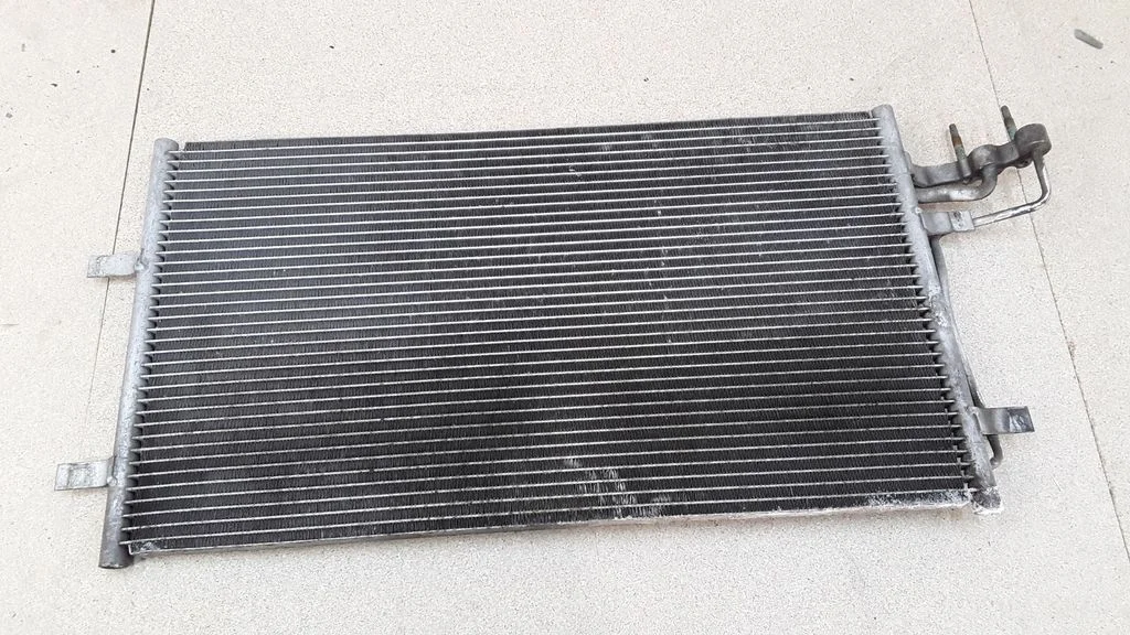 Kliimaseadme jahutusradiaator (kondensaator)