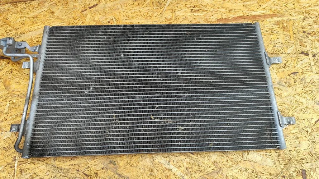 A/C cooling radiator (condenser) – Volvo C30 (2007-2010)