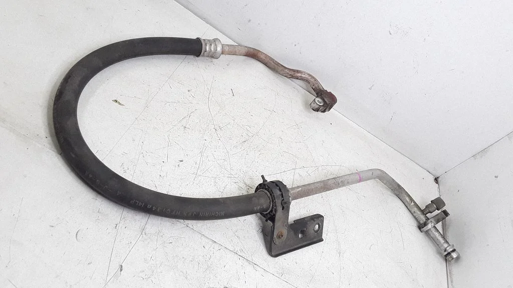 Air conditioning (A/C) pipe/hose 5ES804