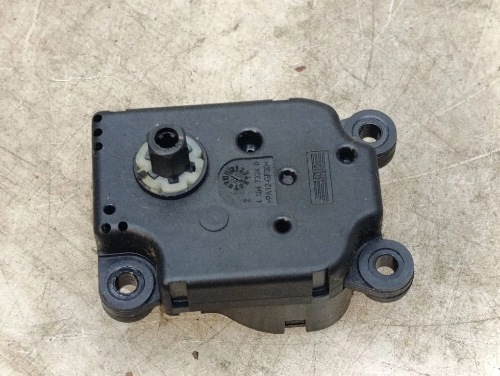 Air flap motor/actuator – BMW 3 Series E90 E91 (2005-2012)