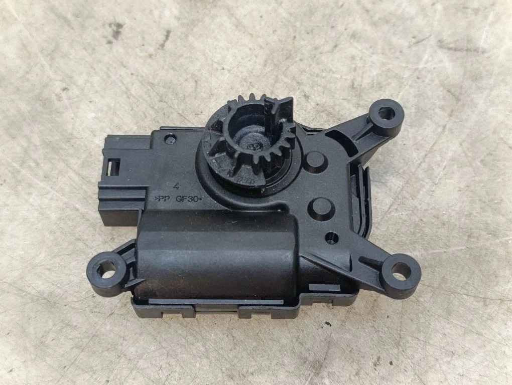 Gaisa aizvara motoriņš/aktuators 2Q0907511G