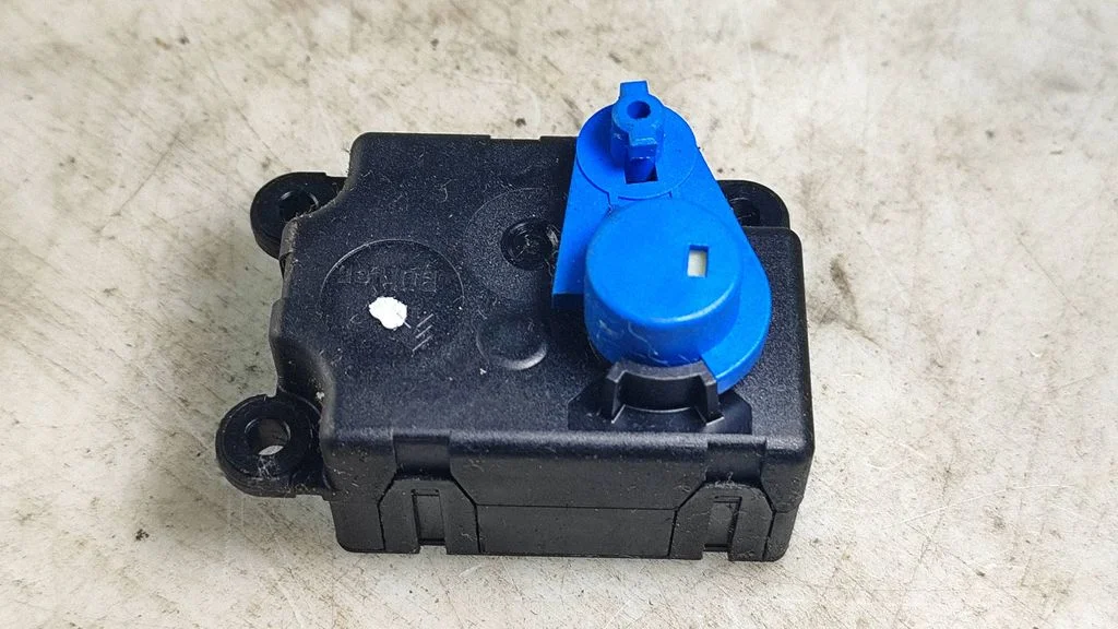 Air flap motor/actuator – Opel Vectra C (2002-2005)
