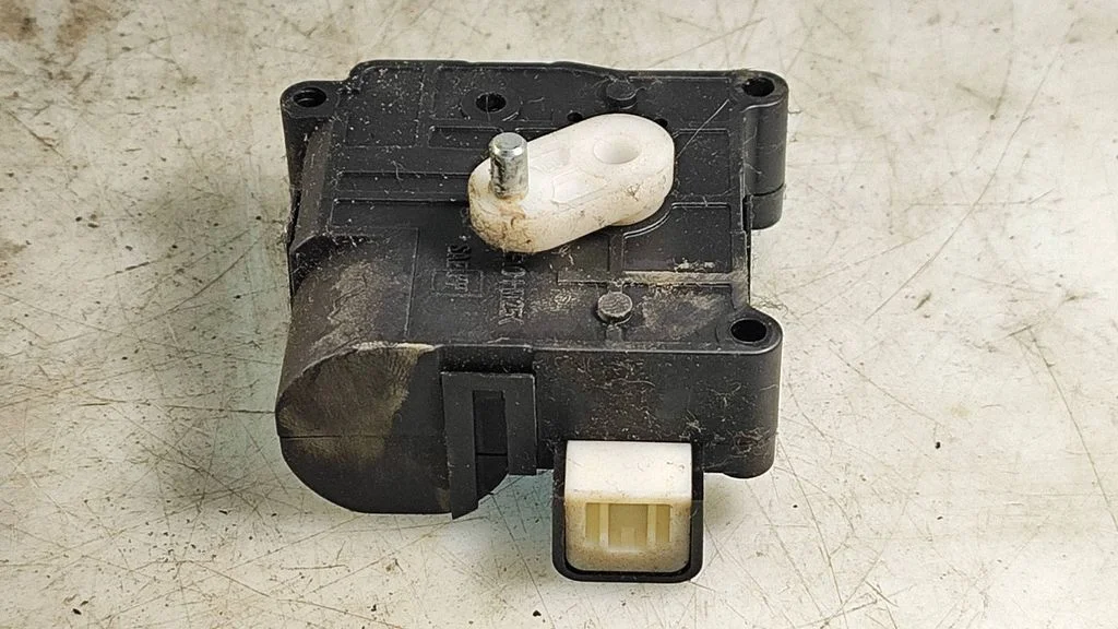 Air flap motor/actuator – Toyota Corolla Verso AR10 (2004-2009)