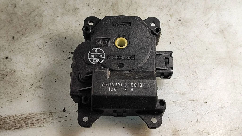 Air flap motor/actuator – Toyota Corolla Verso AR10 (2004-2009)