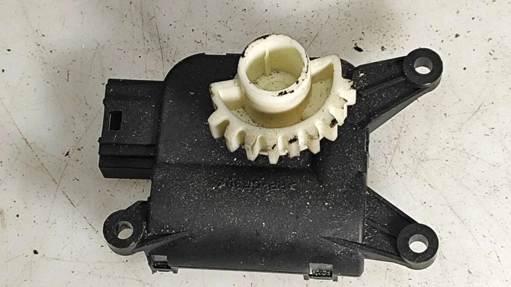 Air flap motor/actuator 3C0907511C