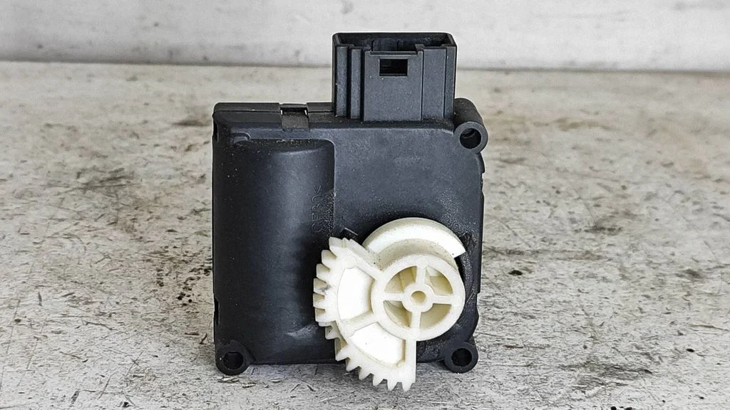 Air flap motor/actuator – Audi A6 Allroad C6 (2006-2011)