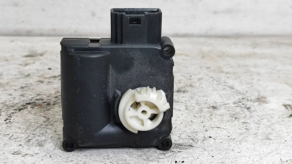 Air flap motor/actuator – Audi A6 Allroad C6 (2006-2011)
