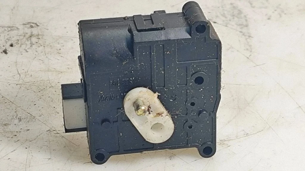 Air flap motor/actuator – Toyota Corolla Verso AR10 (2004-2009)