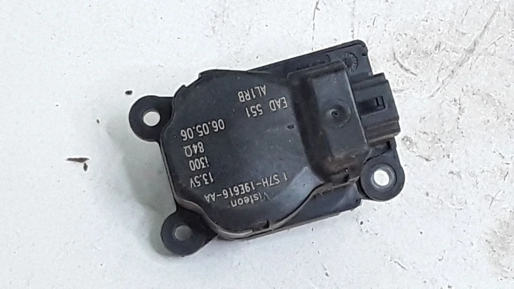 Air flap motor/actuator – Ford Mondeo Mk III (2000-2007)