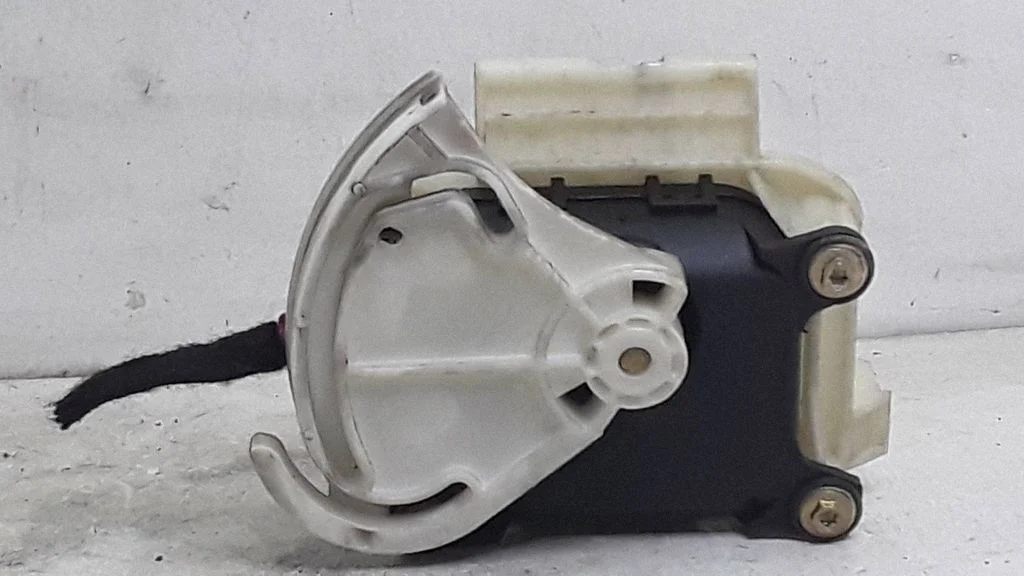 Air flap motor/actuator – Volkswagen Passat B5.5 (2001-2005)